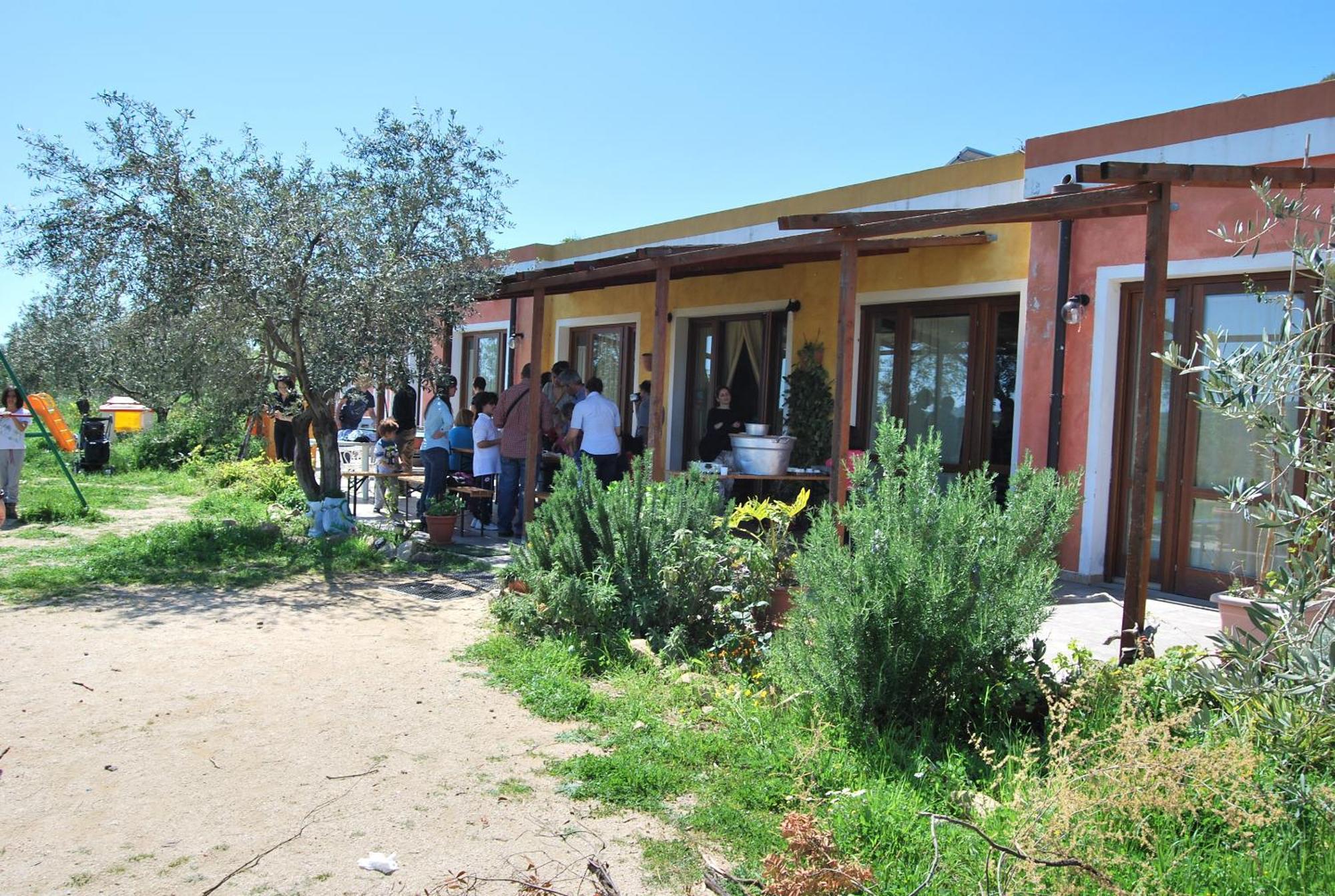 B&B Casa Per Ferie Villaggiocarovana Кастиадас Экстерьер фото