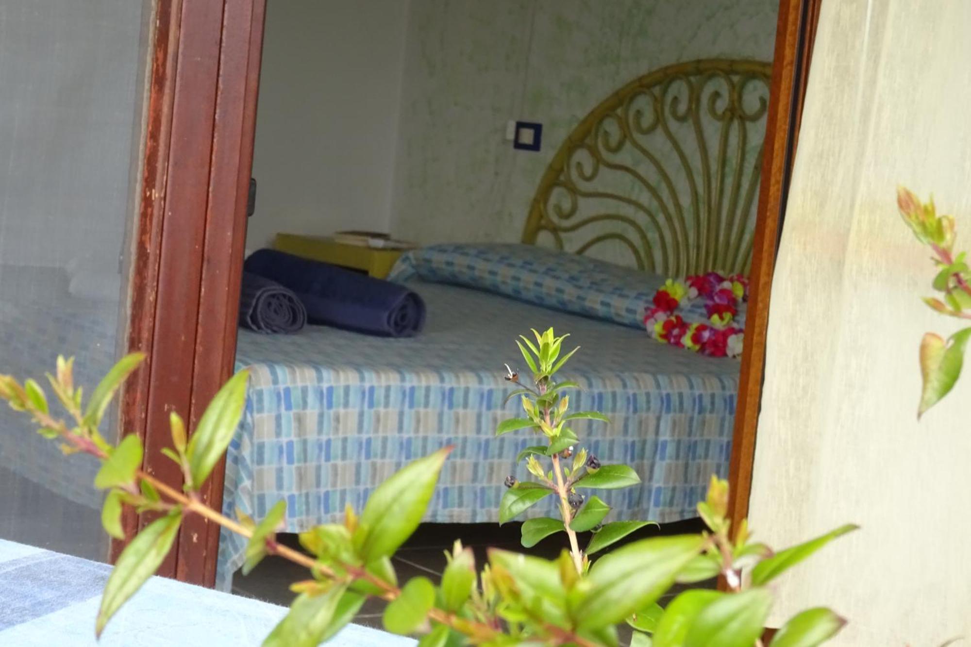 B&B Casa Per Ferie Villaggiocarovana Кастиадас Экстерьер фото