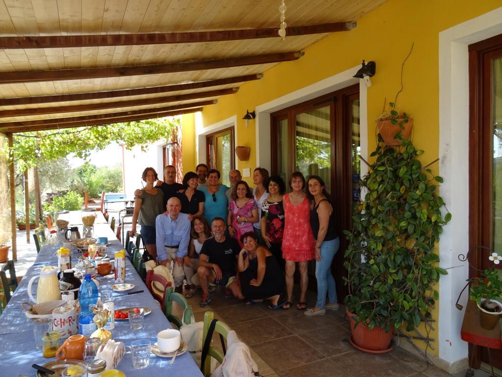 B&B Casa Per Ferie Villaggiocarovana Кастиадас Экстерьер фото