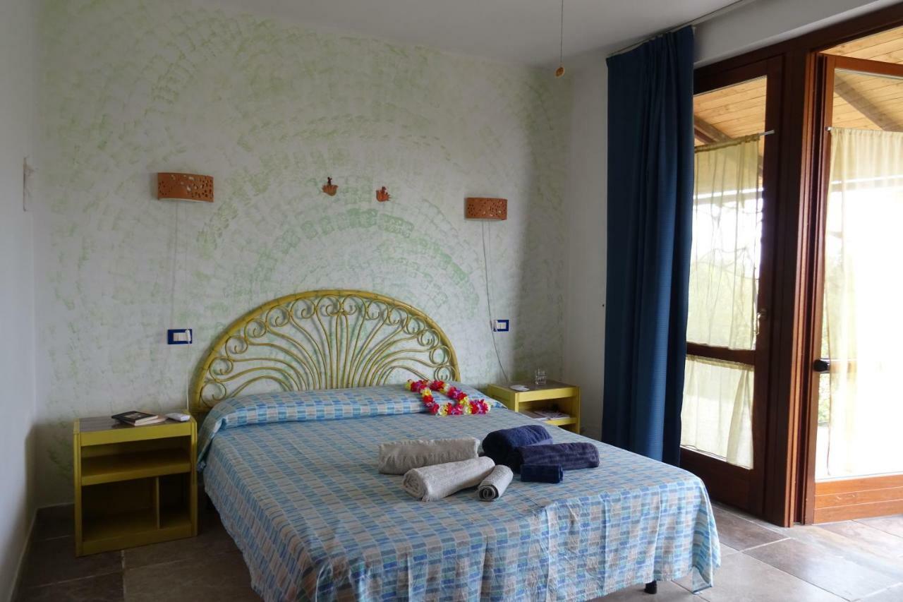 B&B Casa Per Ferie Villaggiocarovana Кастиадас Экстерьер фото